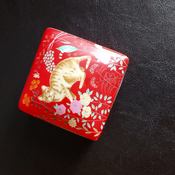 Other - Vintage Floral & Cat Decorated Porcelain Trinket Box